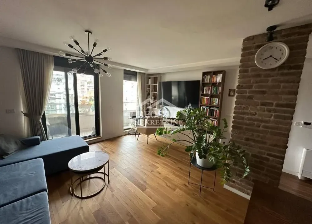 Izdavanje, trosoban stan, 93m², Južni Bulevar, Vračar Sve Podlokacije