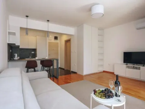 Stan-na-dan, dvosoban stan, 60m², Bečići, Budva - image 10