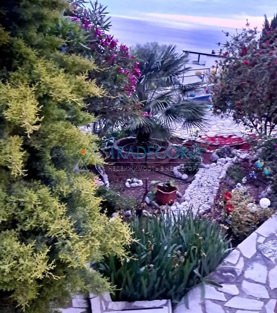 Prodaja, kuća, 201m², Dobra Voda, Bar