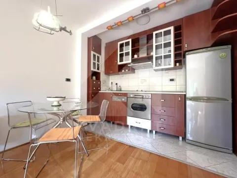 Izdavanje, jednosoban stan, 35m², Vezirov Most, Podgorica - image 3