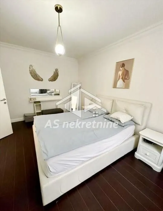 Izdavanje, dvosoban stan, 64m², Savski Venac, Beograd