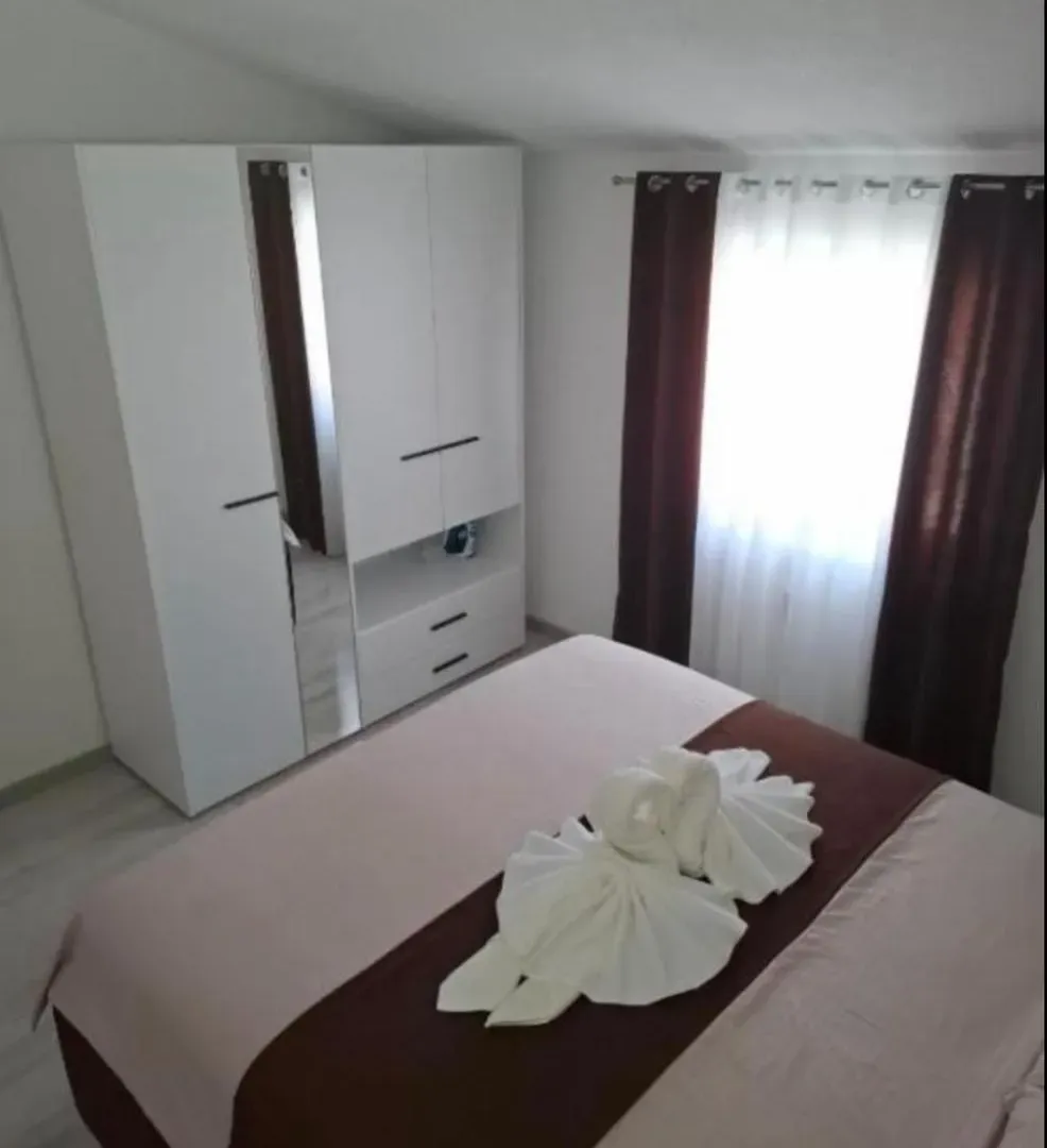 Rent, two bedroom apartment, 75m², Radanovići, Kotor