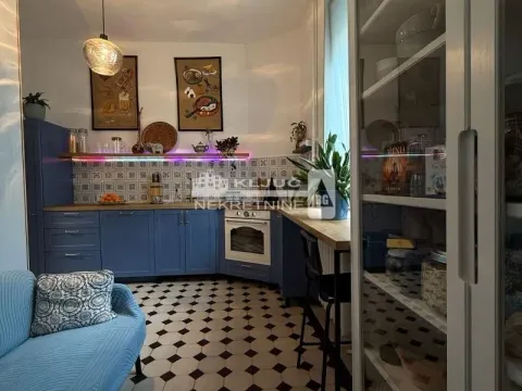 Sale, four bedroom apartment, 153m², Stari Grad, Beograd - image 12