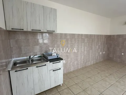 Izdavanje, jednosoban stan, 60m², Tološi, Podgorica - image 9