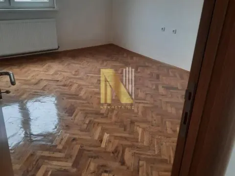 Kuća in Železničko Naselje