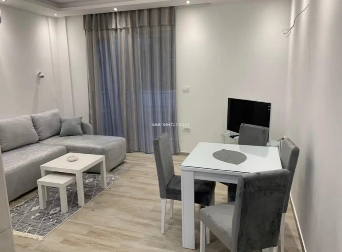 Izdavanje, garsonjera, 40m², Tivat, Crna Gora