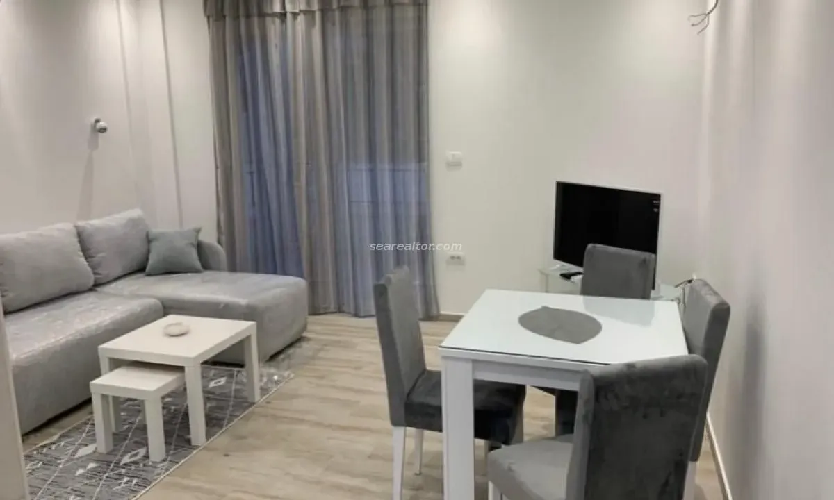 Izdavanje, garsonjera, 40m², Tivat, Crna Gora