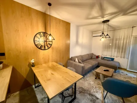 Izdavanje, jednosoban stan, 45m², Pobrežje, Podgorica - image 4