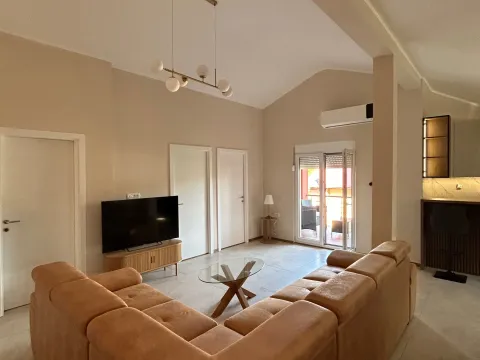 Rent, two bedroom apartment, 80m², Murtovina, Podgorica - image 2