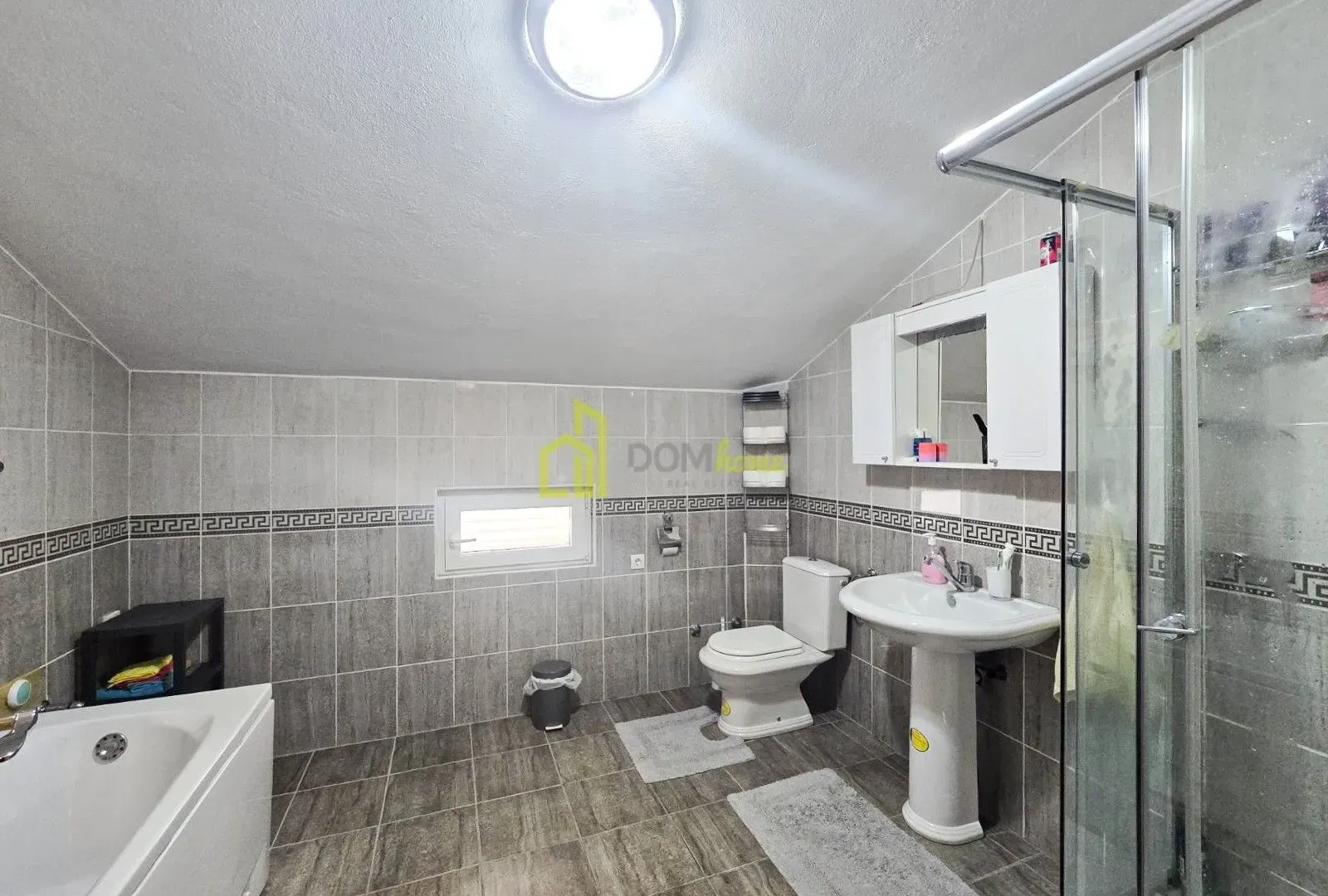 Izdavanje, četvorosoban stan, 120m², Vranići, Podgorica