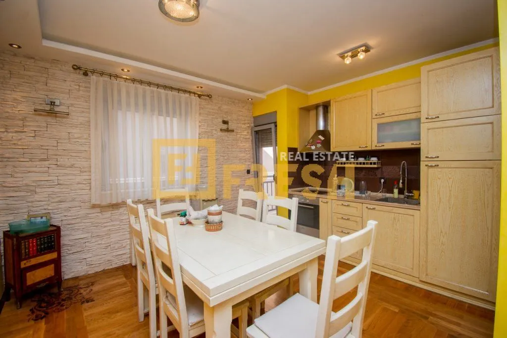 Prodaja, četvorosoban stan, 139m², Momišići, Podgorica