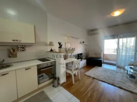 Izdavanje, garsonjera, 34m², City Kvart, Podgorica - image 3