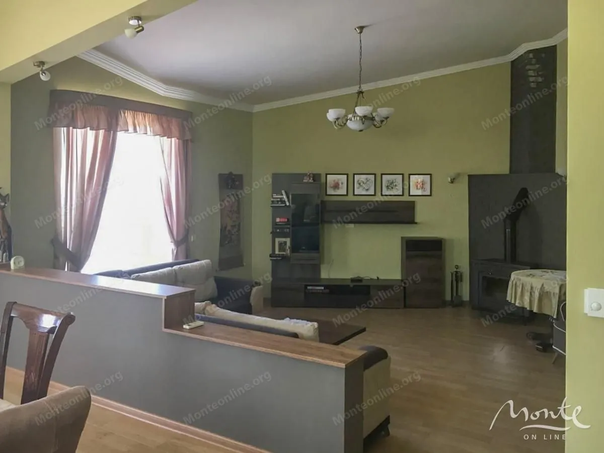 Prodaja, kuća, 380m², Dobre Vode, Bar