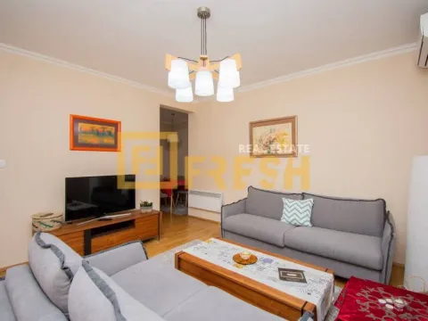 Izdavanje, dvosoban stan, 70m², Blok 9, Podgorica - image 2