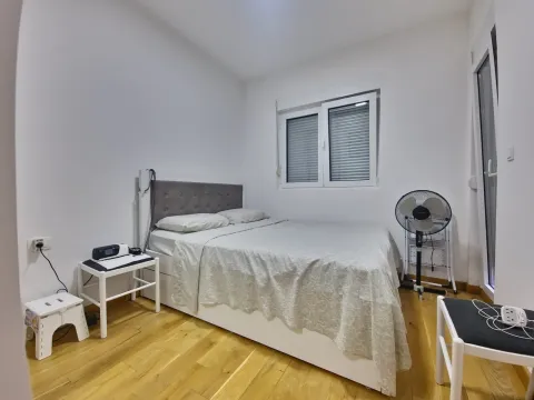 Rent, one bedroom apartment, 45m², Budva, Crna Gora - image 6