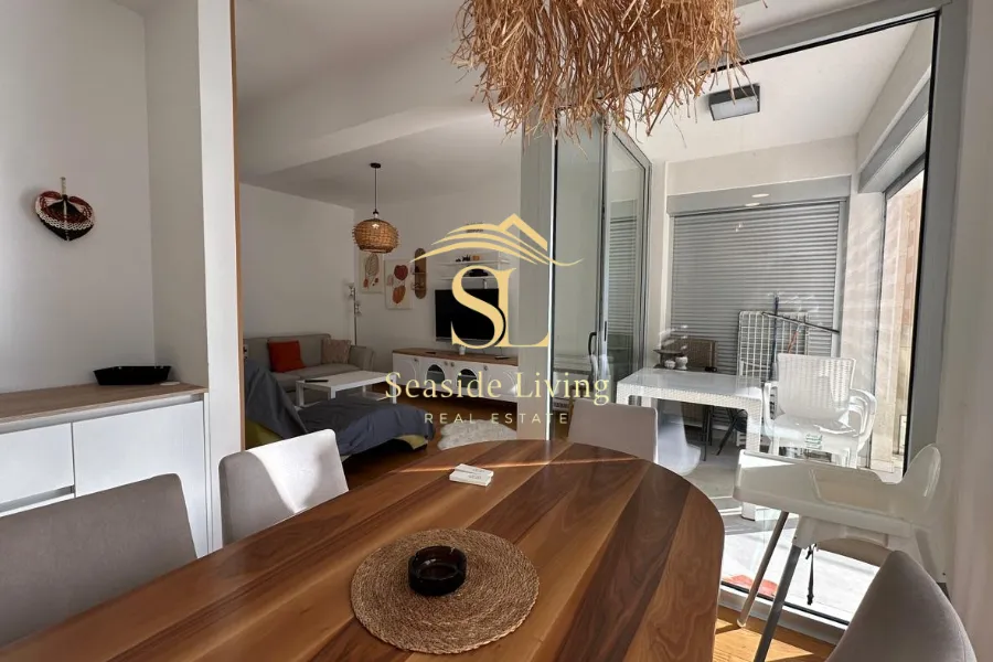 Prodaja, dvosoban stan, 86m², Dobrota, Kotor