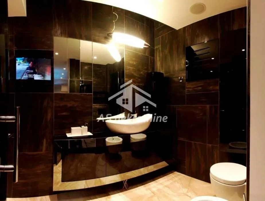 Prodaja, četvorosoban stan, 117m², Vračar Sve Podlokacije, Beograd