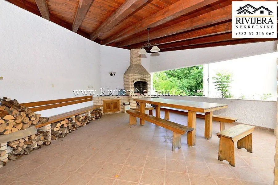 Prodaja, četvorosoban stan, 107m², Đenovići, Herceg Novi