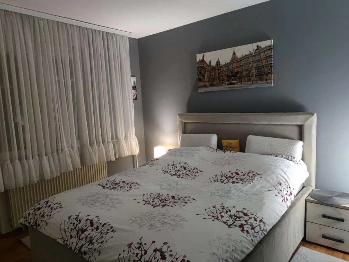 Sale, house, 420m², Donja Vrežina, Niš
