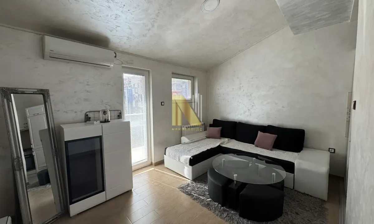 Izdavanje, jednosoban stan, 36m², Stari grad, Novi Sad