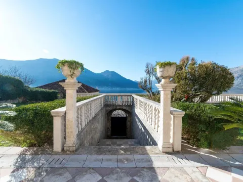 Sale, house, 1100m², Kotor, Crna Gora - image 19