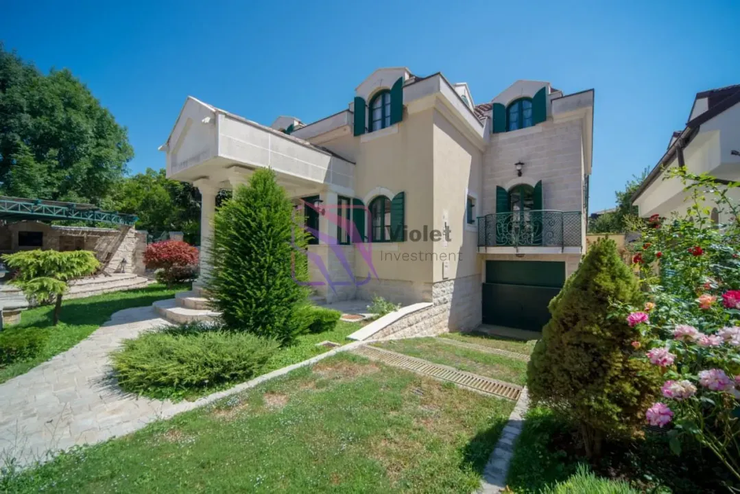 Sale, house, 169m², Cetinje, Crna Gora