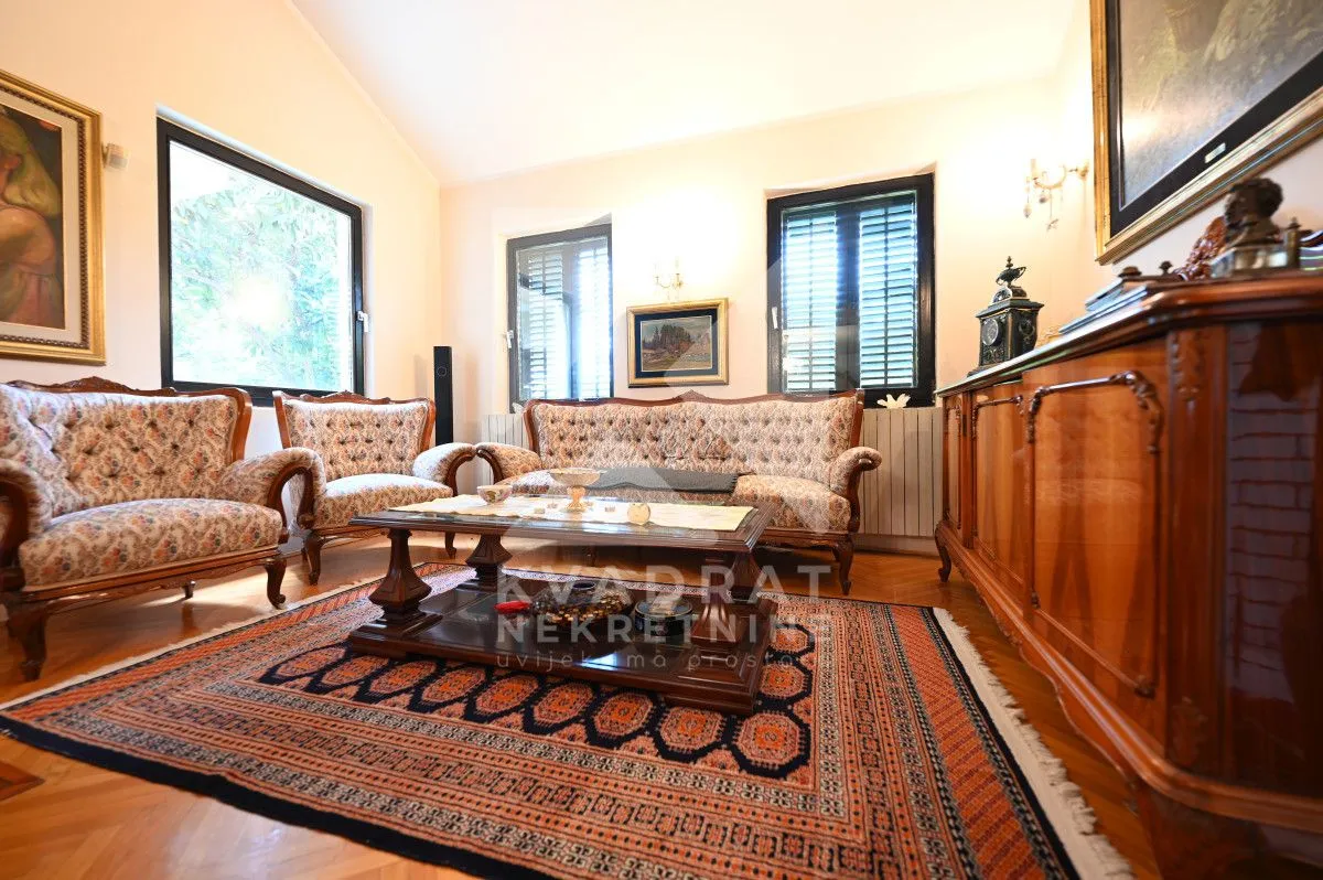 Sale, house, 280m², Masline, Podgorica