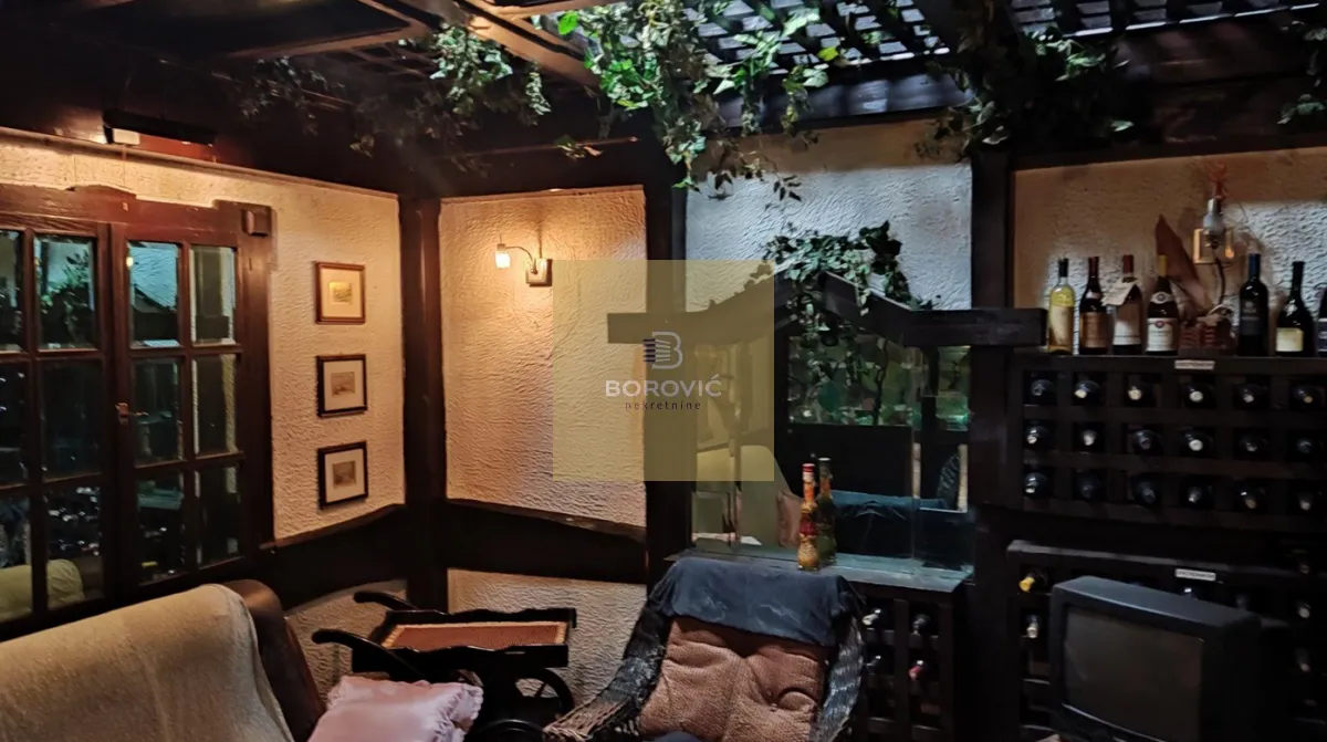 Prodaja, ugostiteljski objekat, 244m², Zemun Kalvarija, Zemun Sve Podlokacije