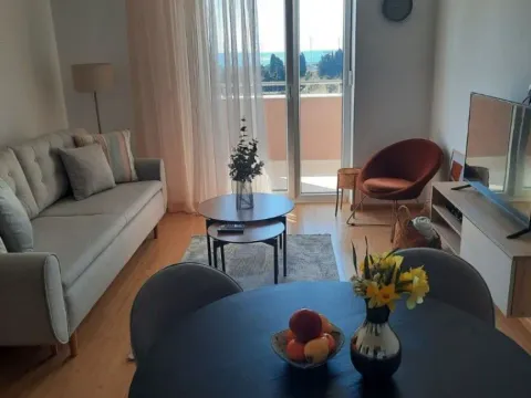 Daily-rent, one bedroom apartment, 40m², Ilino, Bar - image 4