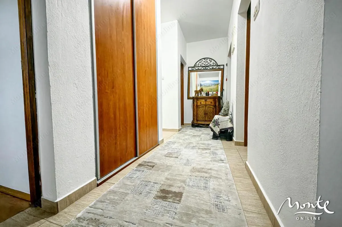 Sale, house, 200m², Donja Gorica, Podgorica