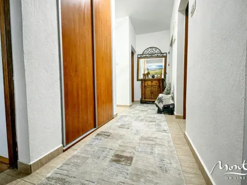 Prodaja, kuća, 200m², Donja Gorica, Podgorica - image 9