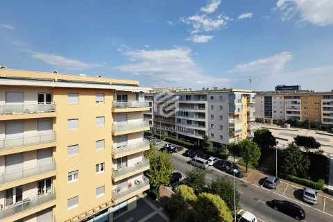 Rent, one bedroom apartment, 48m², City Kvart, Podgorica - image 11