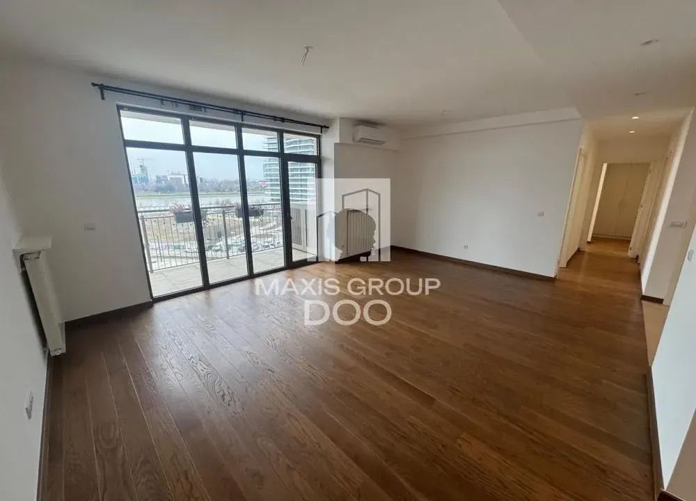 Izdavanje, trosoban stan, 87m², Savski Venac, Beograd