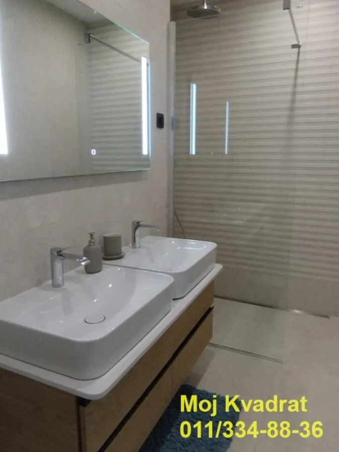 Izdavanje, trosoban stan, 92m², Stari Grad, Beograd