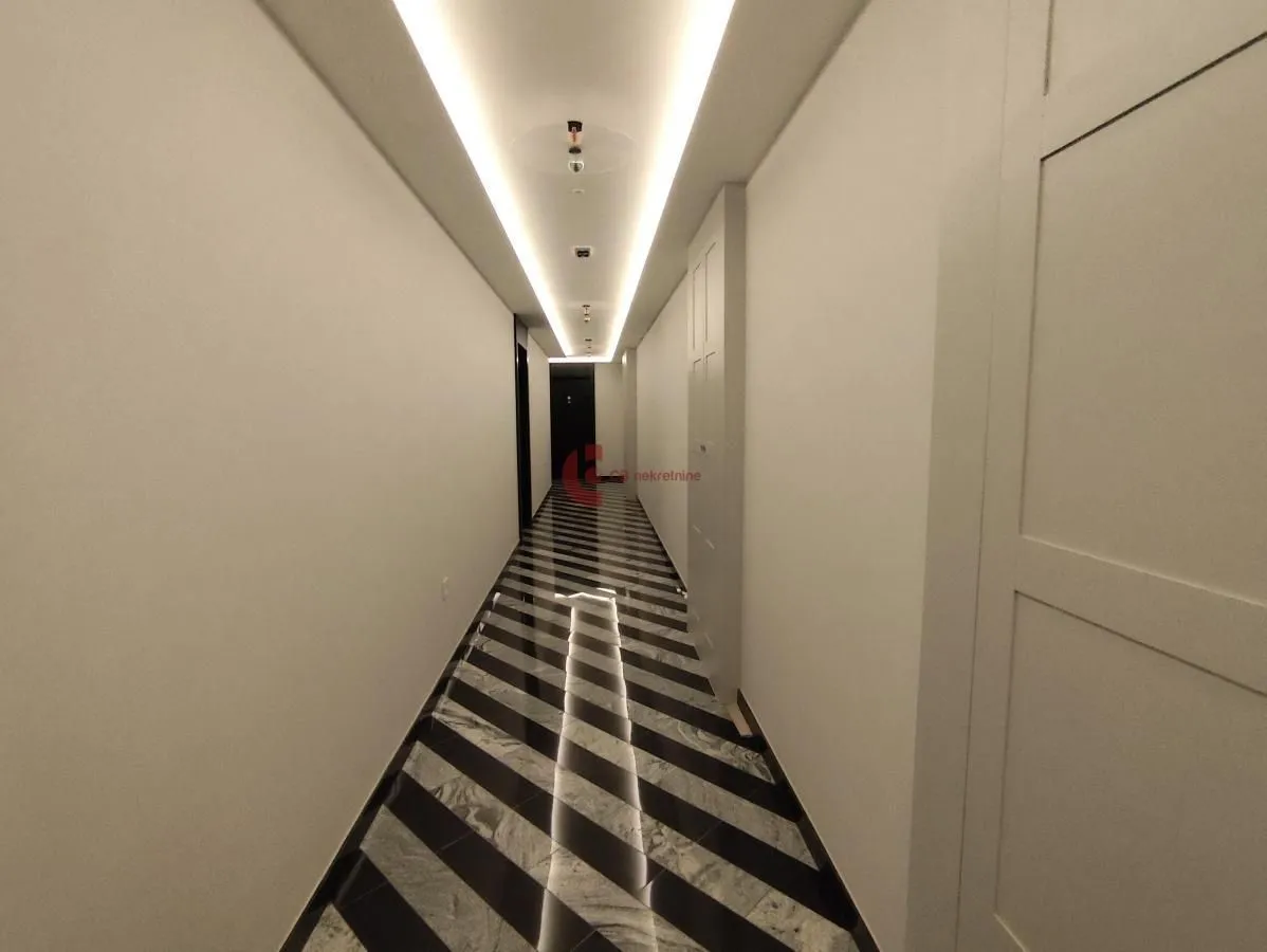 Prodaja, dvosoban stan, 52m², Centar, Subotica