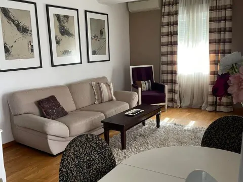 Izdavanje, dvosoban stan, 65m², City Kvart, Podgorica - image 11