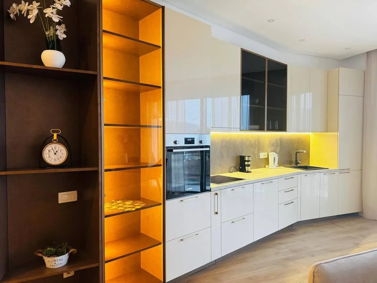 Prodaja, dvosoban stan, 76m², Kava, Tivat