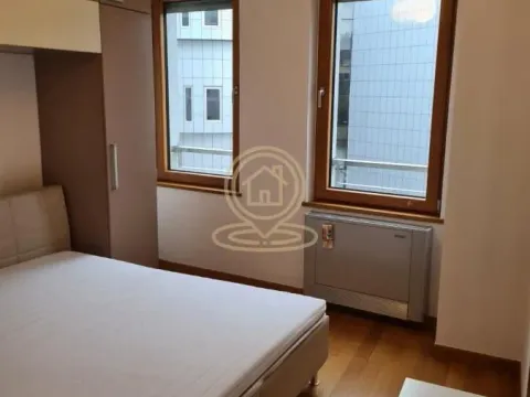 Izdavanje, trosoban stan, 83m², Vračar Hram, Vračar Sve Podlokacije - image 11