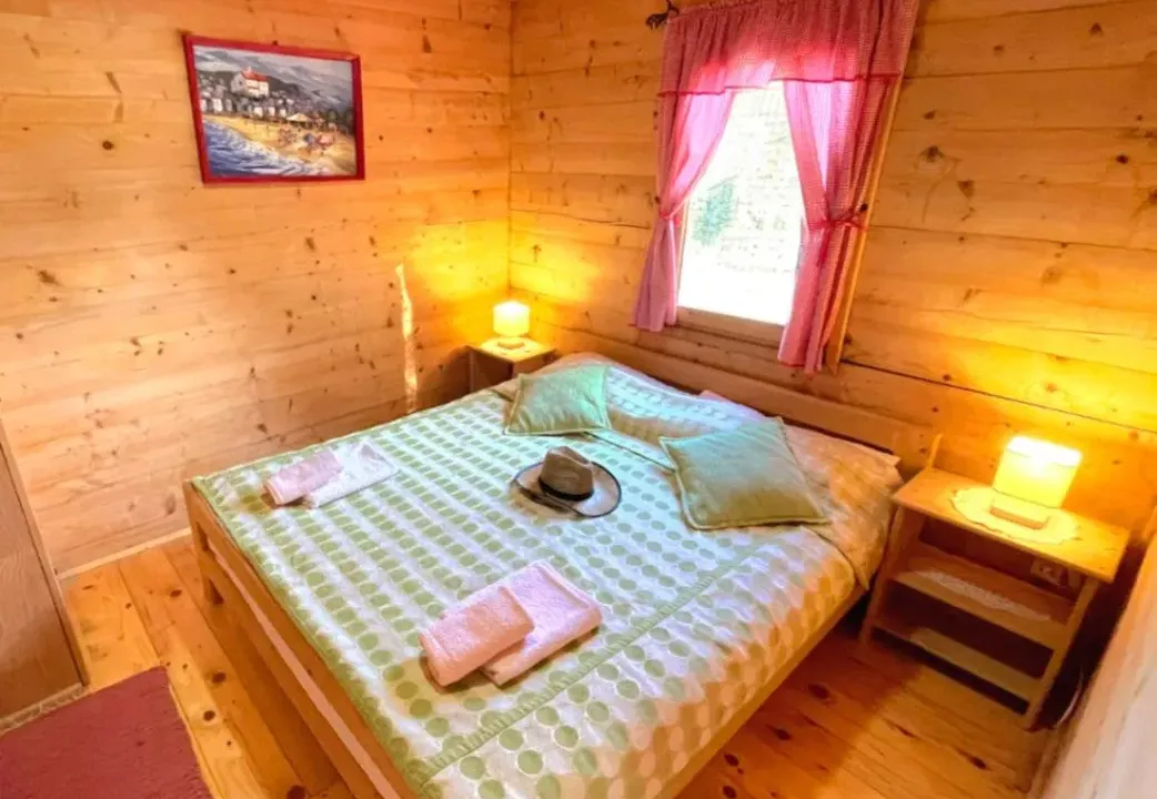 Izdavanje, kuća, 30m², Budva, Crna Gora