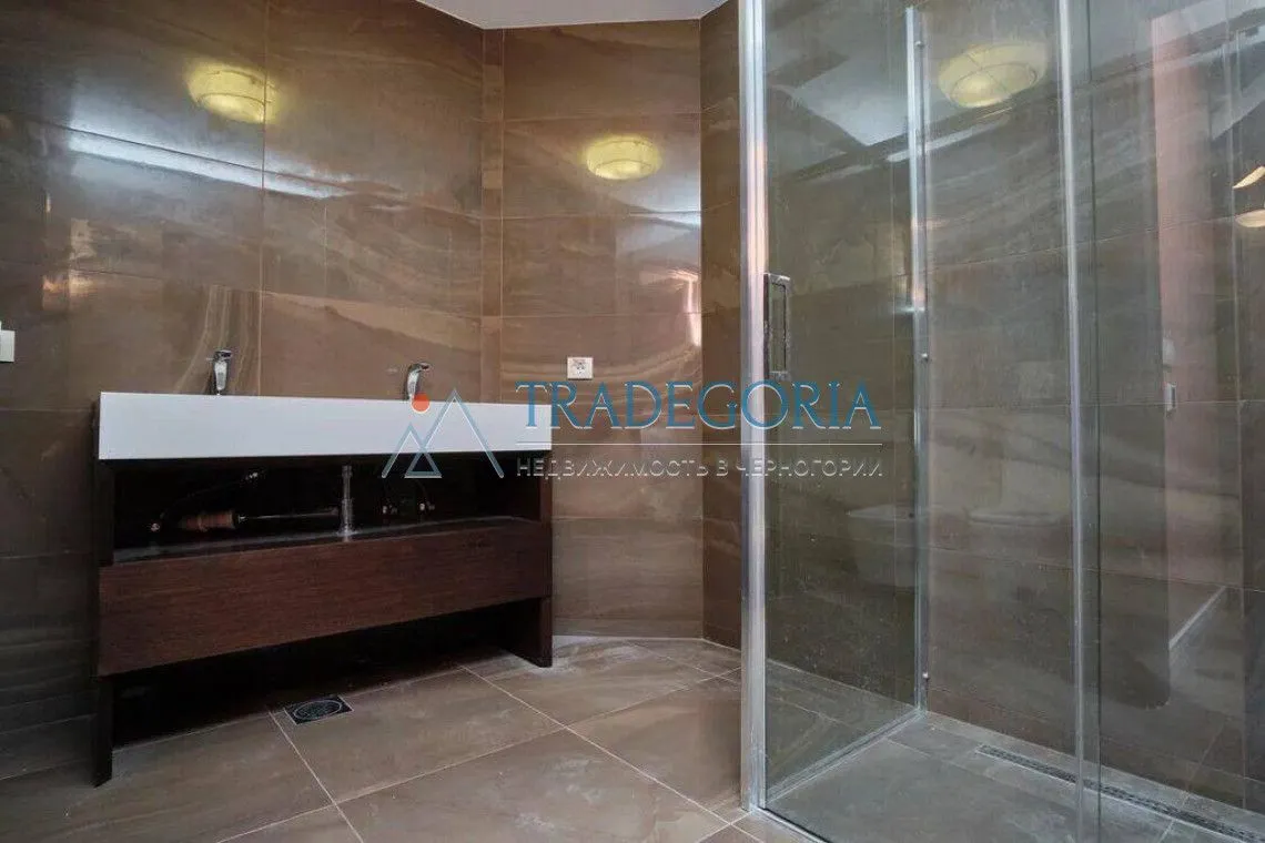 Prodaja, trosoban stan, 350m², Rafailovići, Budva