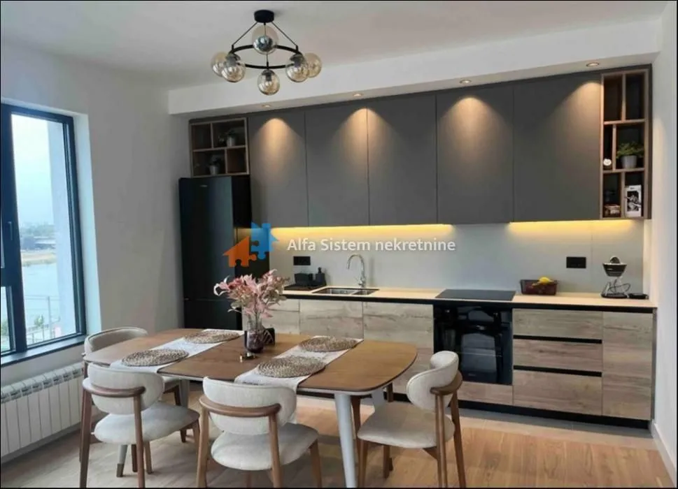 Izdavanje, trosoban stan, 80m², Savski Venac, Beograd