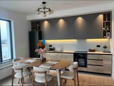Izdavanje, trosoban stan, 80m², Savski Venac, Beograd - image 4