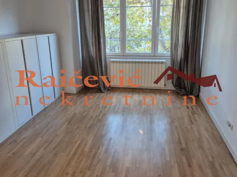 Izdavanje, trosoban stan, 98m², Stari Grad, Beograd - image 7