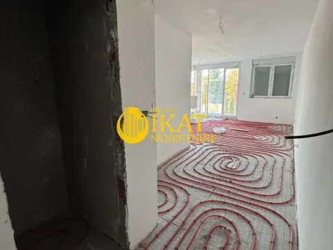 Sale, three bedroom apartment, 74m², Centar, Stara Pazova