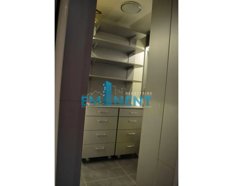 Izdavanje, dvosoban stan, 63m², Novi Beograd Sve Podlokacije, Beograd