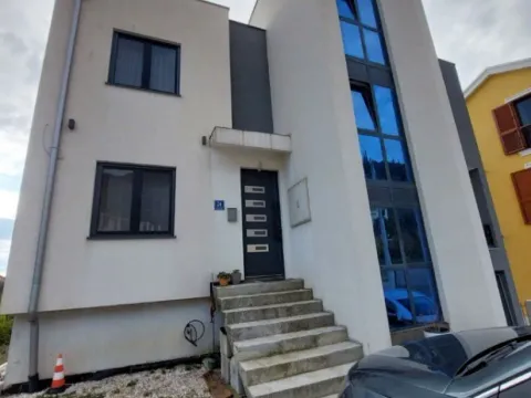 Izdavanje, jednosoban stan, 45m², Tivat, Crna Gora - image 2