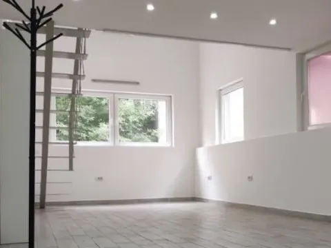 Stan in Profesorska Kolonija