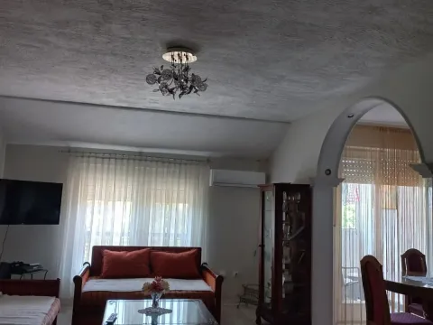 Sale, four bedroom apartment, 80m², Vračar, Šid - image 1