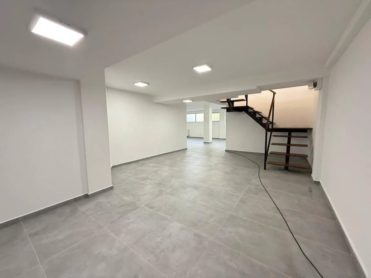 Rent, office space, 349m², Bulevar patrijarha Pavla, Novi Sad Sve Podlokacije