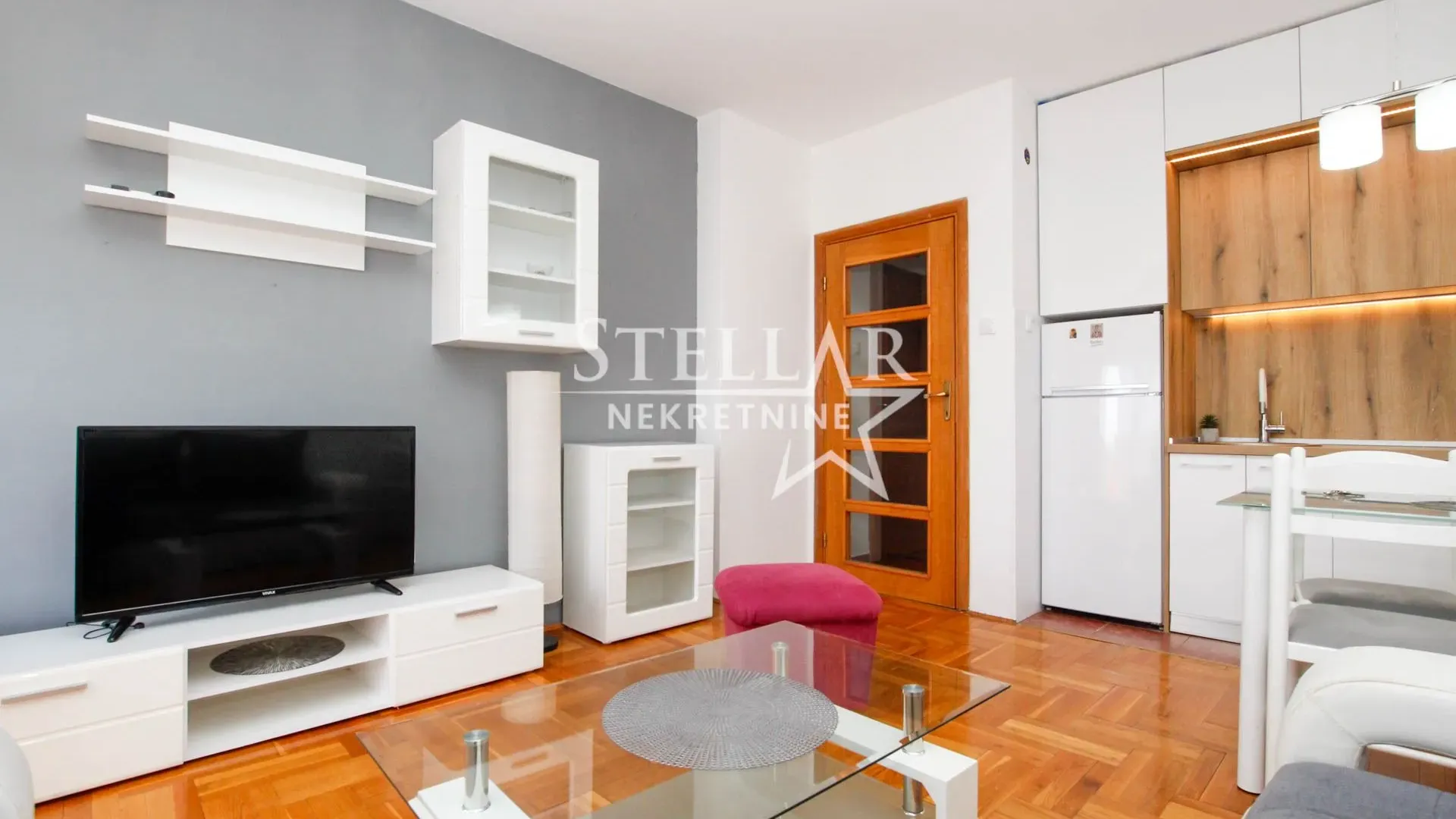 Rent, studio apartment, 27m², Stari Aerodrom, Podgorica